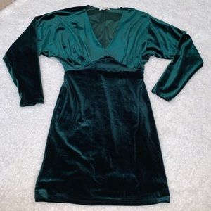 Green long sleeve dress